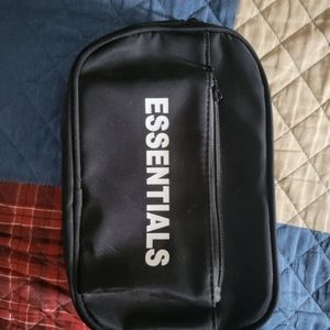 Essentials hip bag
